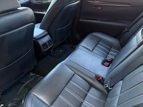 Used 2018 Lexus ES 350 w/ Luxury Package w/Wood Trim FWD image 4