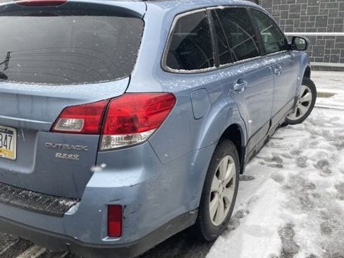 Used 2011 Subaru Outback 2.5i Premium w/ All-Weather Pkg image 7