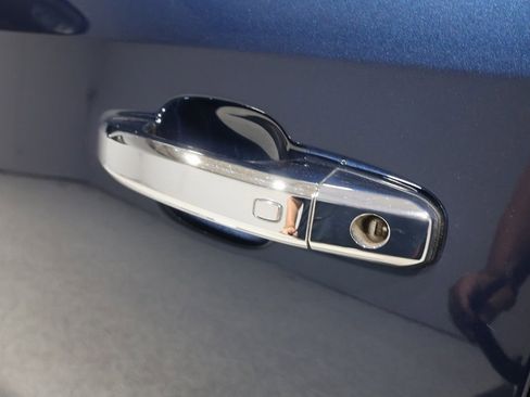 Used 2023 GMC Sierra 1500 SLT image 12