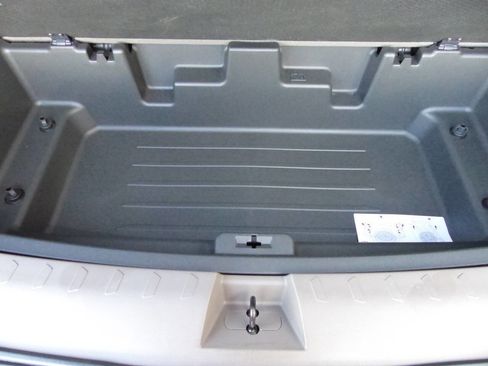 Used 2019 Chevrolet Traverse LT w/ LPO, Floor Liner Package image 41