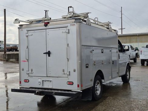 Used 2021 Chevrolet Express 3500 w/ Power Convenience Package image 7