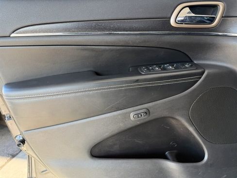 Used 2015 Jeep Grand Cherokee Limited image 22