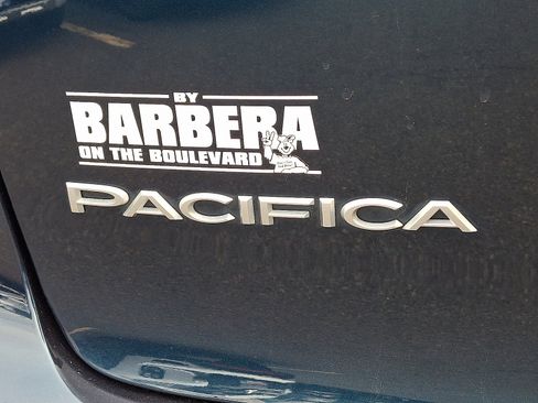 Used 2024 Chrysler Pacifica Pinnacle image 30