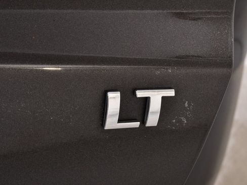 Used 2017 Chevrolet Traverse LT w/ Style and Technology Package FWD image 22