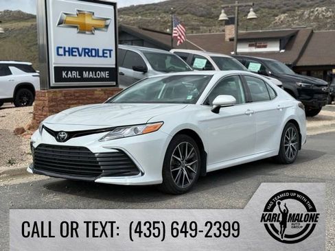 Used 2021 Toyota Camry XLE AWD/4WD image 1