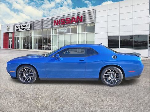 Used 2016 Dodge Challenger R/T Plus image 7
