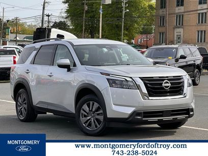 Used 2025 Nissan Pathfinder SV