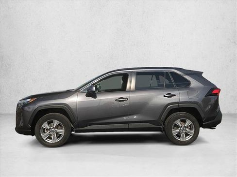 Used 2022 Toyota RAV4 XLE AWD/4WD image 9