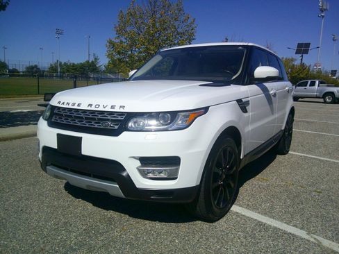 Used 2016 Land Rover Range Rover Sport HSE image 11