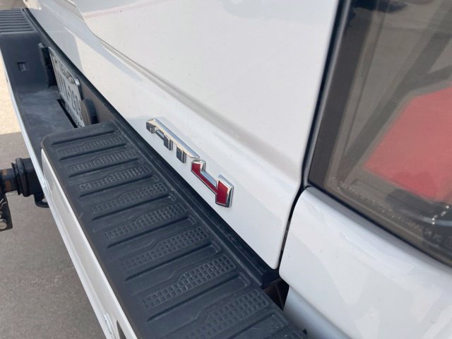Used 2025 GMC Sierra 2500 AT4 w/ AT4 Premium Plus Package AWD/4WD image 11