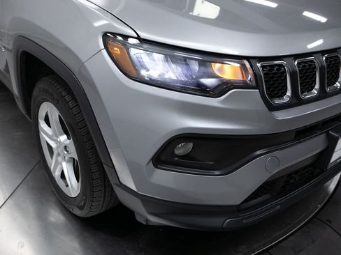 Used 2023 Jeep Compass Latitude AWD/4WD image 12