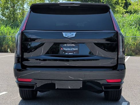 Used 2024 Cadillac Escalade Sport Platinum w/ LPO, ONYX Package AWD/4WD image 8