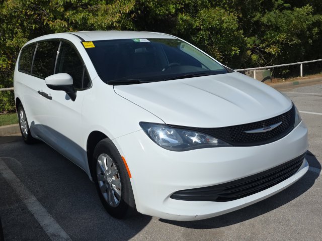 Used 2018 Chrysler Pacifica L FWD image 7