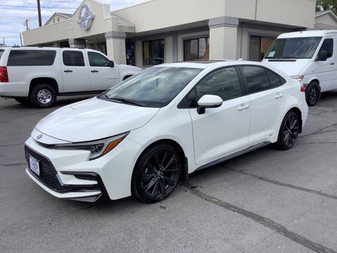 Used 2025 Toyota Corolla SE w/ SE Premium Package AWD/4WD image 1