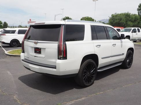 Used 2020 Cadillac Escalade Premium Luxury AWD/4WD image 7