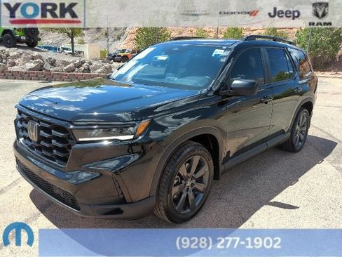 Used 2023 Honda Pilot Sport image 1