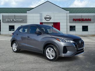 Used 2025 Nissan Kicks Play S video 1