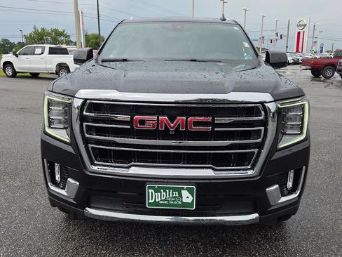 Certified 2022 GMC Yukon XL SLT w/ SLT Premium Package AWD/4WD image 17