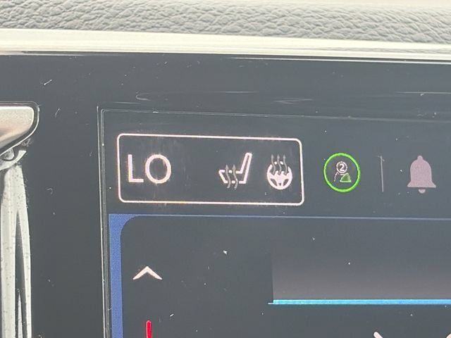 Used 2024 Chrysler Pacifica Touring-L FWD image 50