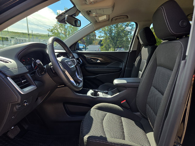 Used 2024 GMC Terrain SLE w/ Driver Convenience Package AWD/4WD image 2
