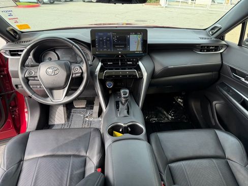 Used 2021 Toyota Venza Limited w/ Carpet Mat Package (TMS) image 16