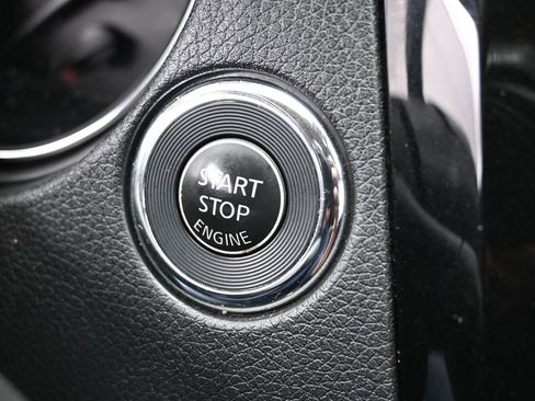 Used 2019 Nissan Rogue SV image 18