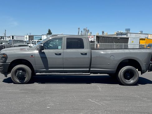 New 2026 RAM 3500 Tradesman AWD/4WD image 6
