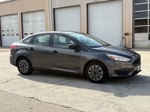 Used 2018 Ford Focus S FWD image 3