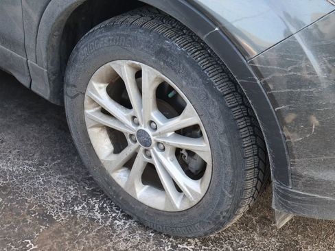 Used 2017 Ford Escape SE image 5