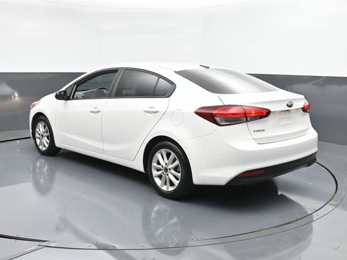 Used 2017 Kia Forte LX w/ LX Popular Package image 6