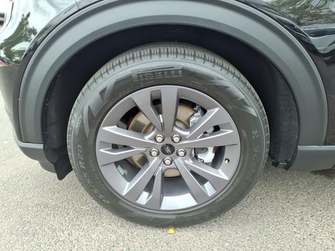 Certified 2023 Ford Explorer XLT w/ Equipment Group 202A RWD image 9