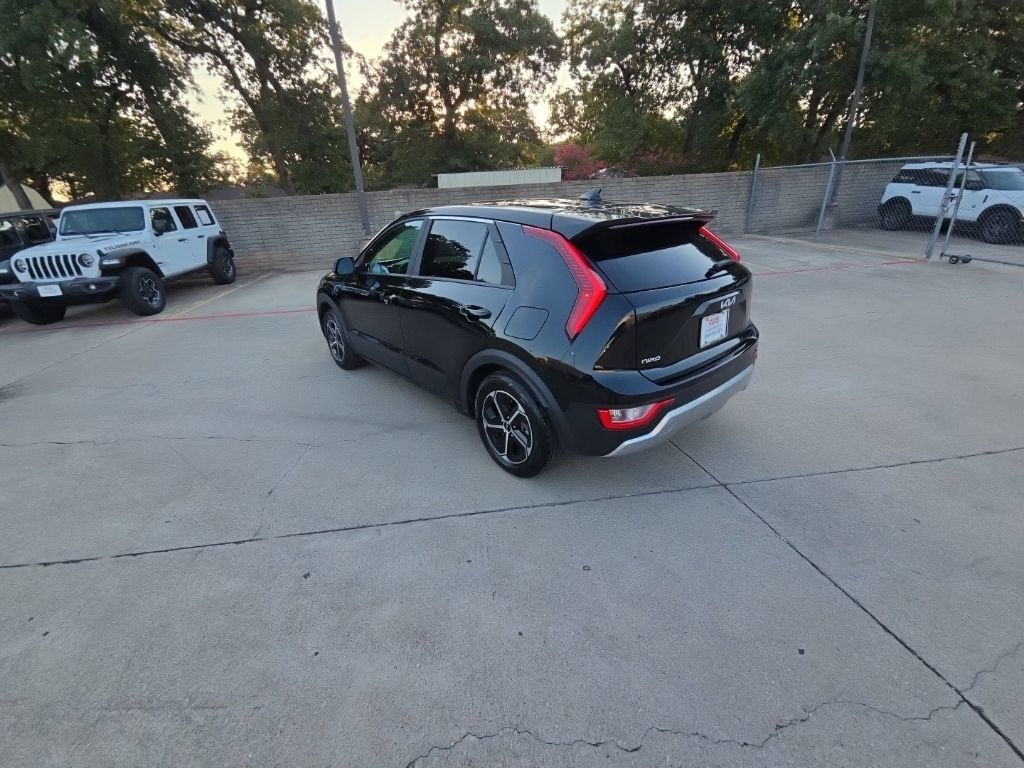 Used 2025 Kia Niro LX FWD image 8