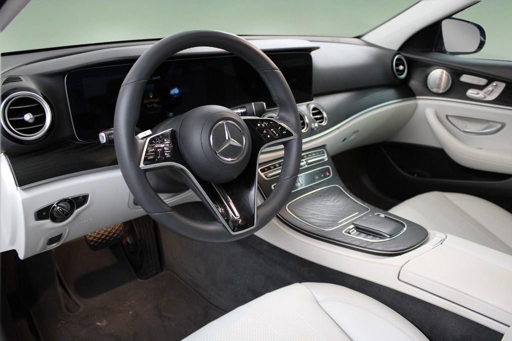 Used 2023 Mercedes-Benz E 450 4MATIC Sedan image 2