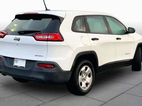 Used 2014 Jeep Cherokee Sport FWD image 13