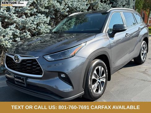 Used 2025 Toyota Highlander XLE AWD/4WD image 3