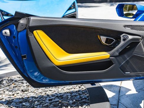 Used 2023 Lamborghini Huracan EVO AWD/4WD image 21