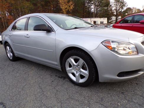 Used 2011 Chevrolet Malibu LS image 4
