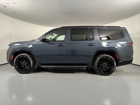 Used 2023 Jeep Wagoneer Series II AWD/4WD image 4