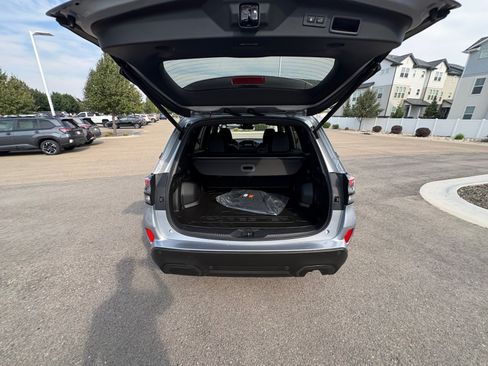 Used 2025 Subaru Forester Limited AWD/4WD image 34