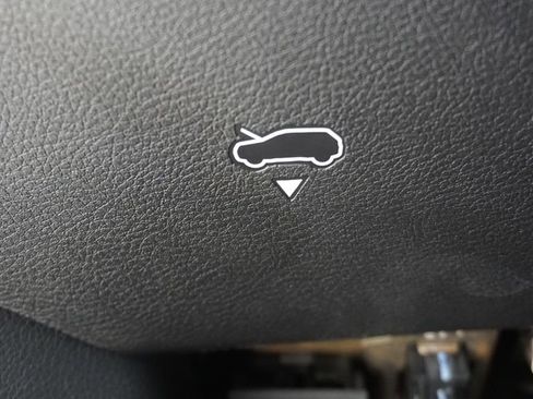 Certified 2018 Jeep Compass Limited image 53