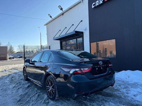 Used 2021 Toyota Camry SE image 4