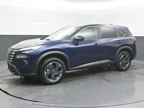 Used 2025 Nissan Rogue SV FWD image 5