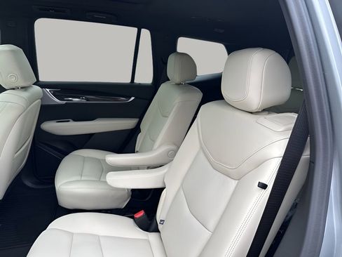 New 2025 Cadillac XT6 Sport w/ Technology Package image 16