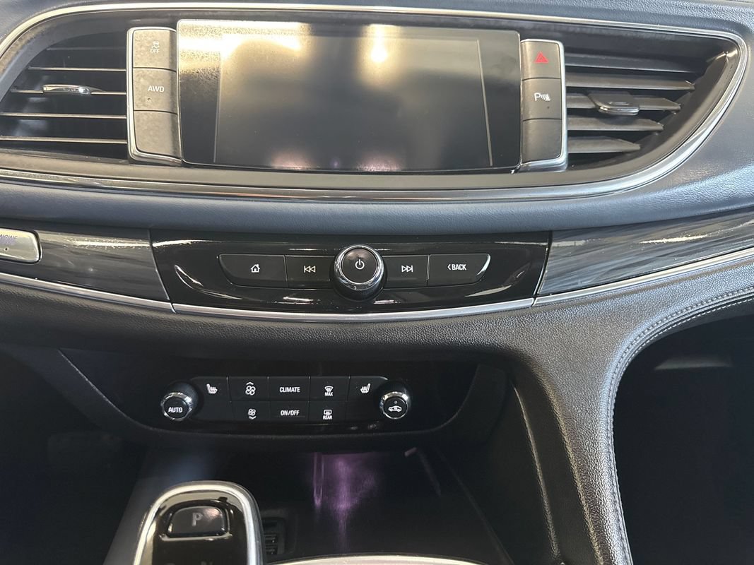Used 2021 Buick Enclave Essence AWD/4WD image 25