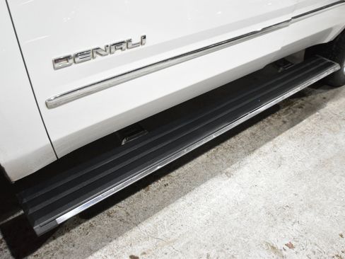 Used 2016 GMC Yukon Denali w/ Open Road Package image 9