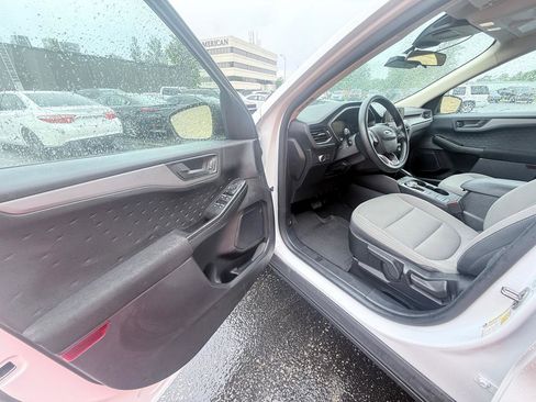 Used 2020 Ford Escape S image 9