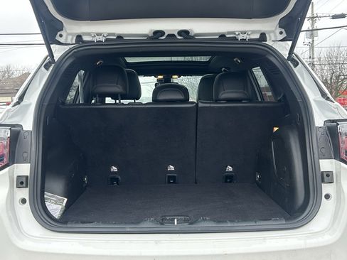 Used 2024 Jeep Compass Latitude w/ Sun and Sound Group image 8