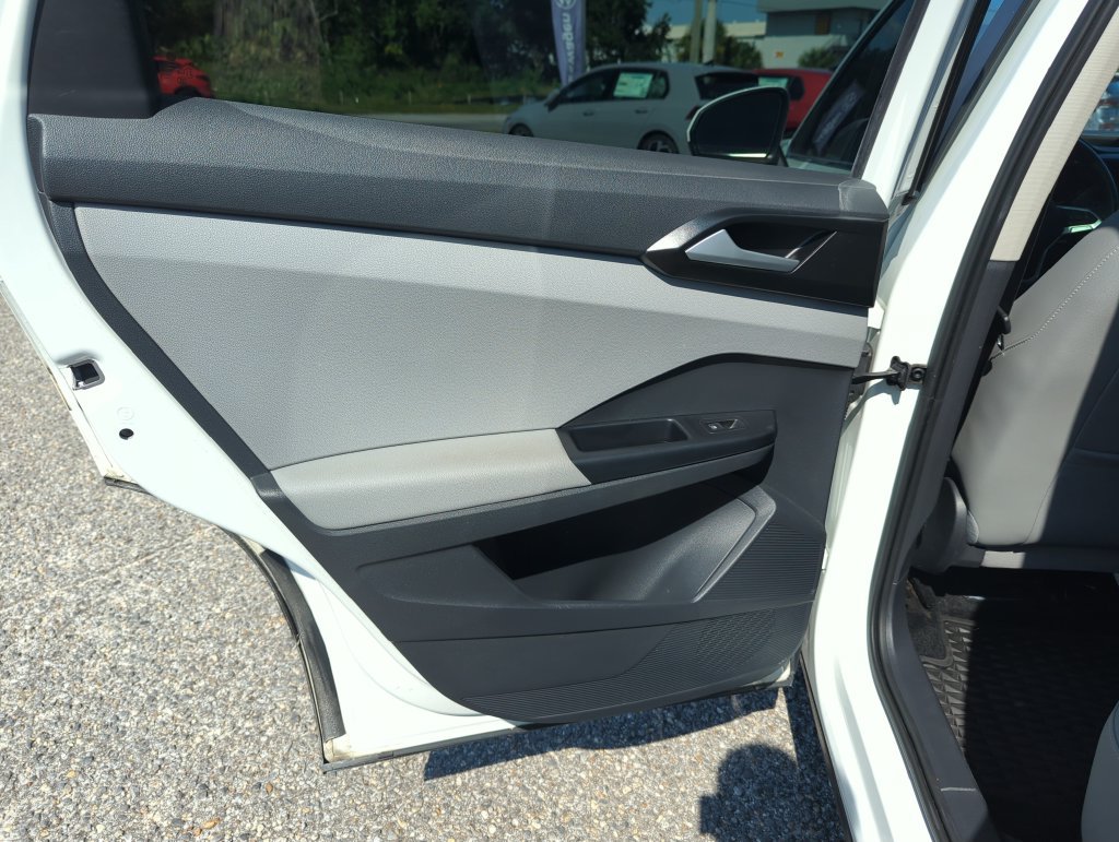 Certified 2023 Volkswagen Taos SE FWD image 29