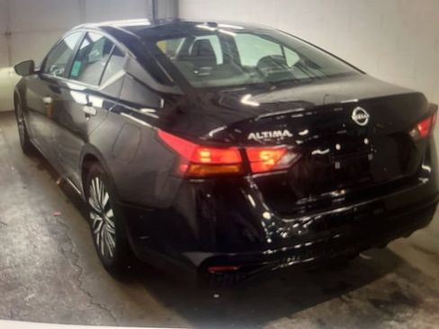 Certified 2025 Nissan Altima 2.5 SV FWD image 3