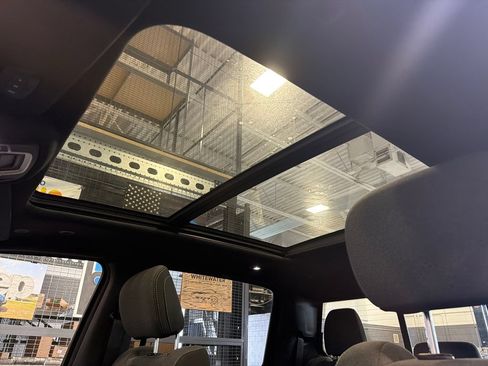 Used 2021 RAM 1500 Big Horn AWD/4WD image 3